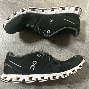 Black on cloud trainers